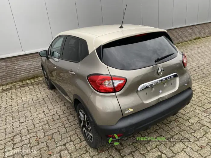 Renault Captur 2015 - large/0d16f507-5b5e-420d-9f7a-008768a0be20.jpg