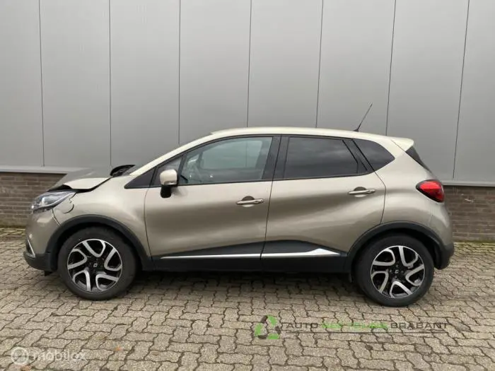 Renault Captur 2015 - large/b63495d3-af72-43b1-8e8a-8ff3452caf0d.jpg