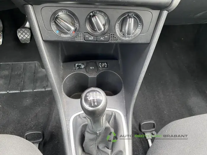 Volkswagen Polo 2010 - large/0f3ded39-1971-42cc-8984-e288f7b2edbd.jpg