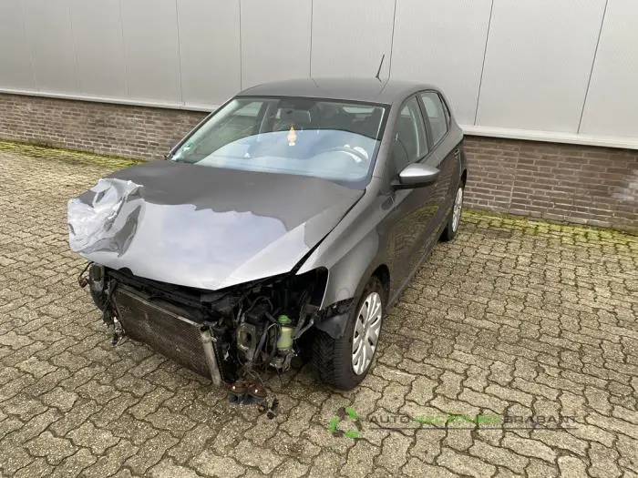 Volkswagen Polo 2010 - large/1cf0d15c-9b89-4a09-96ad-baeccd181f2a.jpg