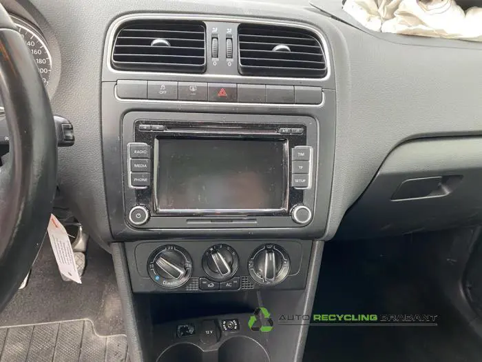 Volkswagen Polo 2010 - large/444f7f43-7d42-4ced-8ee6-7f5c549ddb8c.jpg