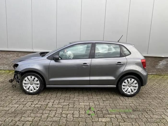 Volkswagen Polo 2010 - large/5a8d1659-0742-417d-b540-5b790ea4b964.jpg