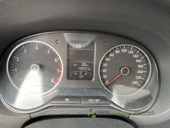 Volkswagen Polo 2010 - large/66f718cd-e004-4e4b-a1c5-107a2c1e640f.jpg