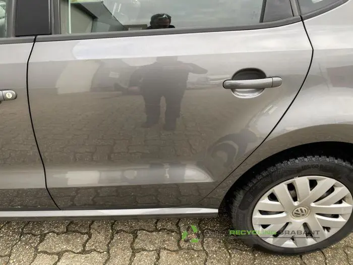 Volkswagen Polo 2010 - large/6c1458a7-ed94-49fd-8ec7-6c7910a20e21.jpg