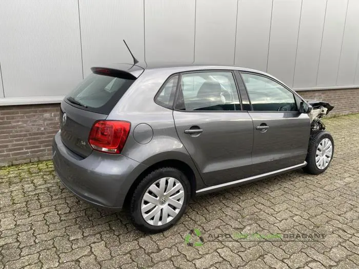 Volkswagen Polo 2010 - large/d2543e3d-3639-4b21-9fbc-9fbe8981cd91.jpg