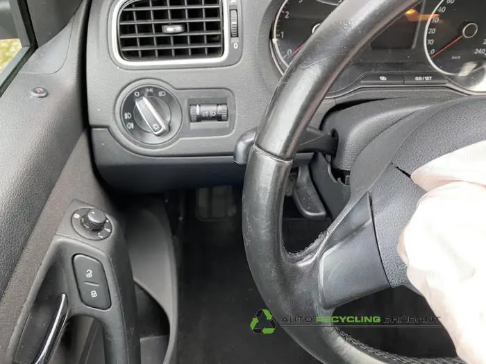 Volkswagen Polo 2010 - large/dfac312f-bf09-483c-963c-932c51c9ad0b.jpg